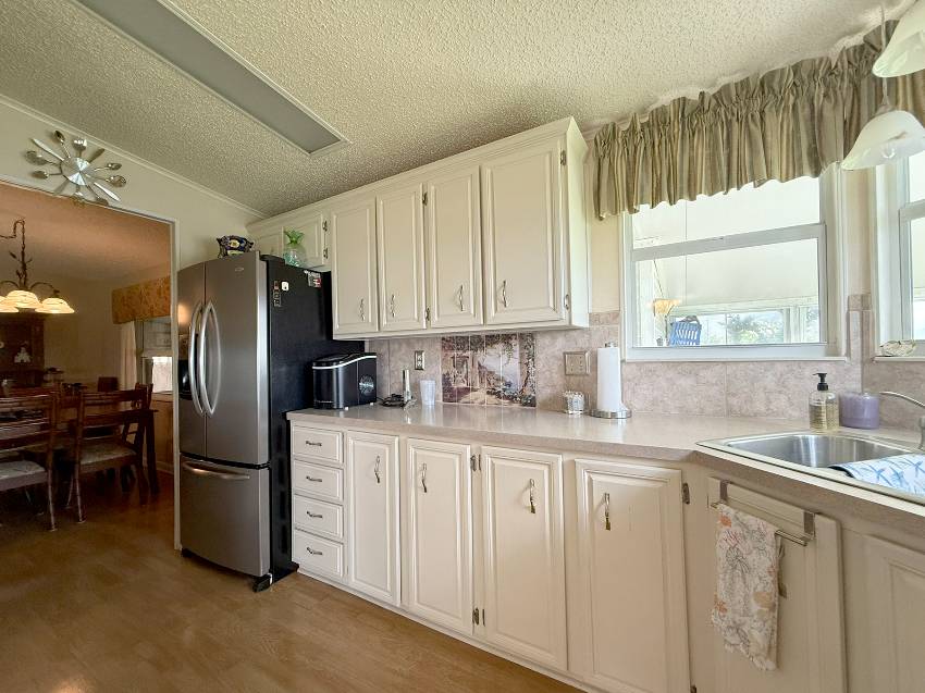 8111 Buena Vista Drive a Ellenton, FL Mobile or Manufactured Home for Sale